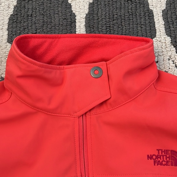 The North Face salmon pink soft shell jacket size L - Picture 6 of 13